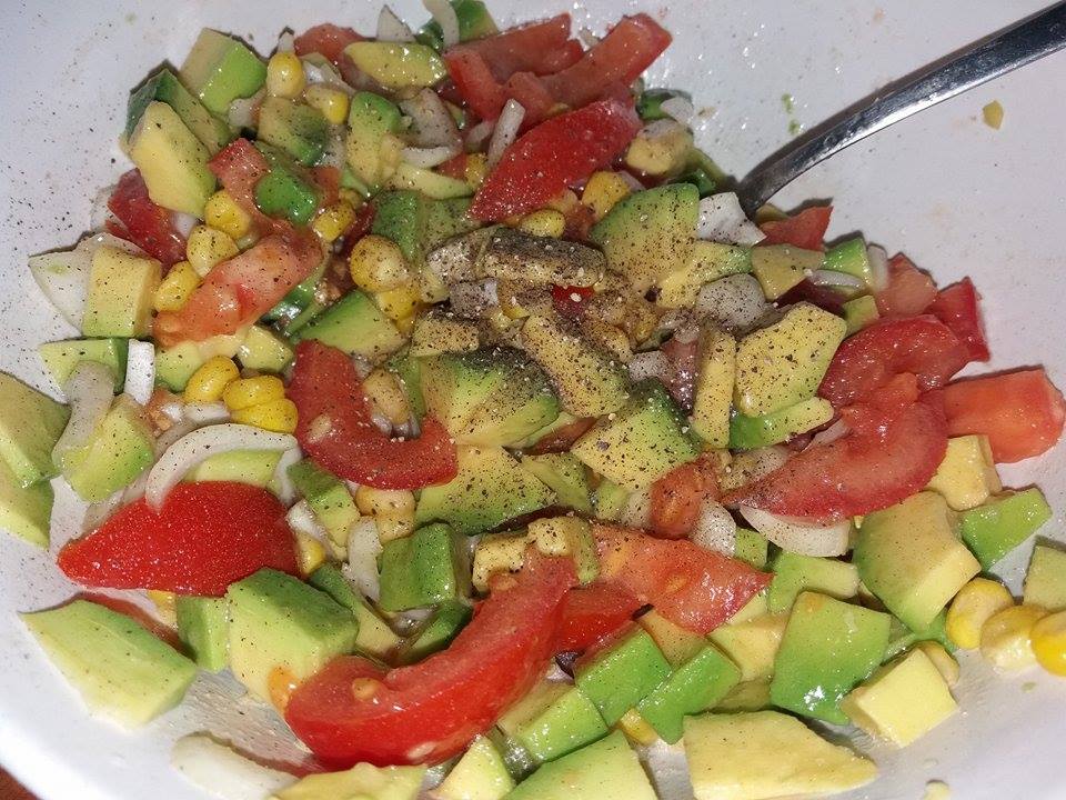 Salata de avocado cu ton