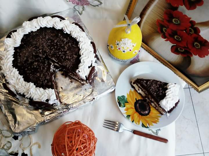 Desert tort cu blat de ciocolata si crema de mascarpone