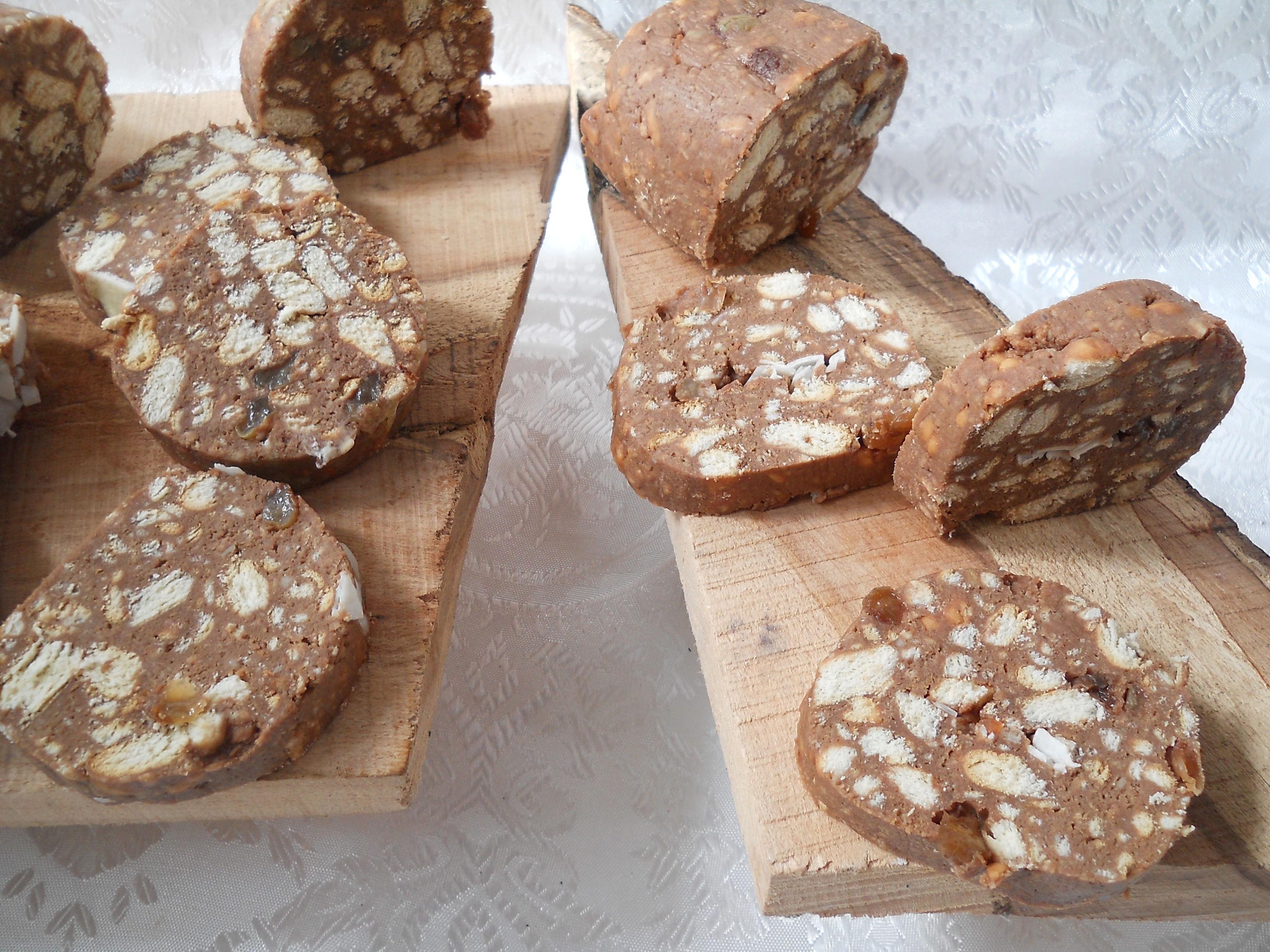 Salam de biscuiţi, reţetă cu dulce de leche