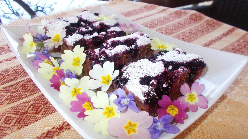 Desert negresa de post cu coacaze negre