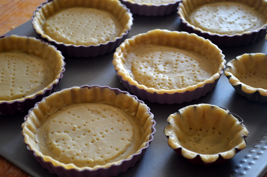 Desert tarte cu crema de lamaie si ciocolata alba