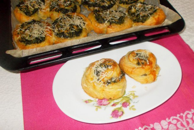 Aperitiv melci din foietaj cu spanac si parmezan