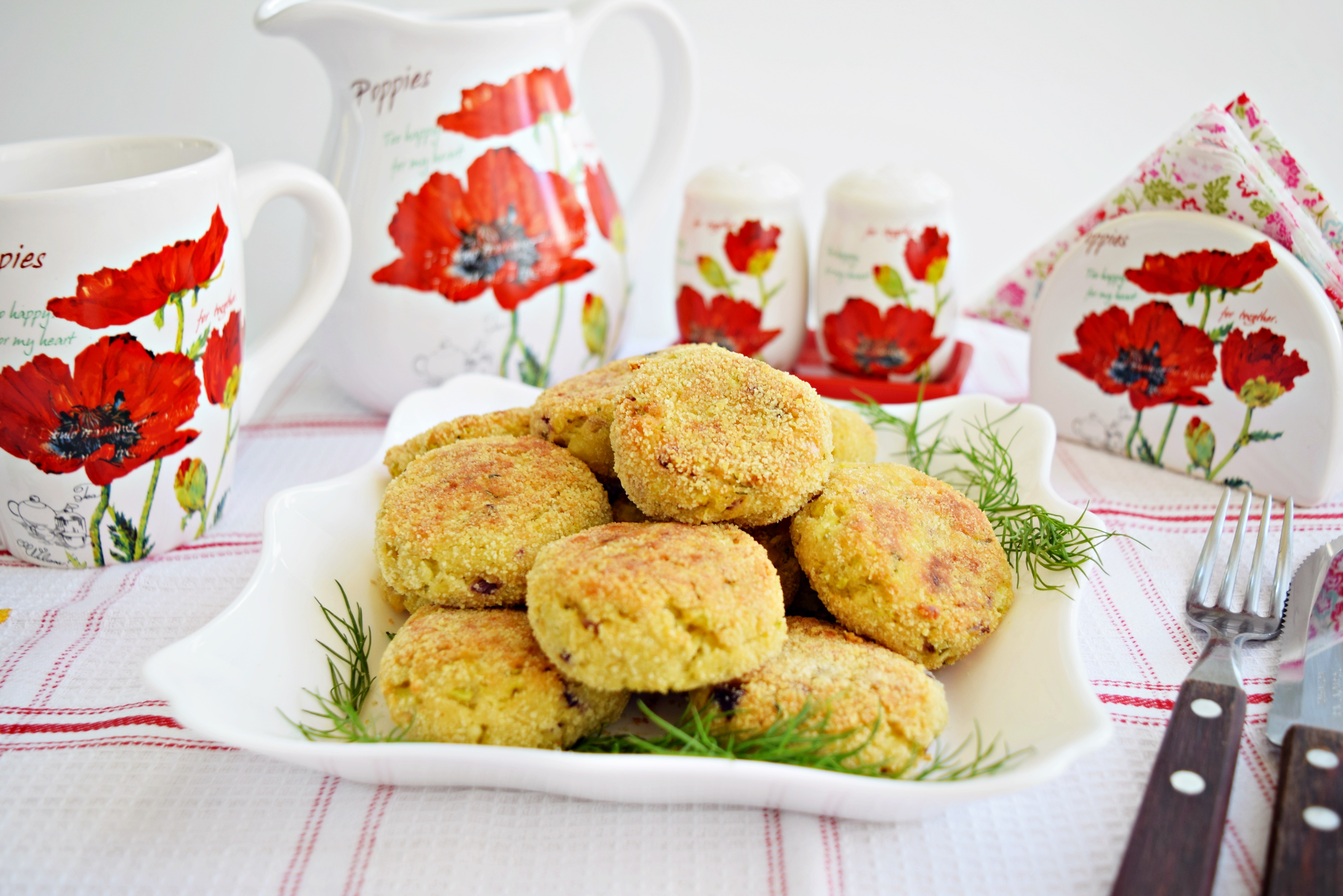 Chiftele din dovlecel si branza de burduf, preparate la cuptor