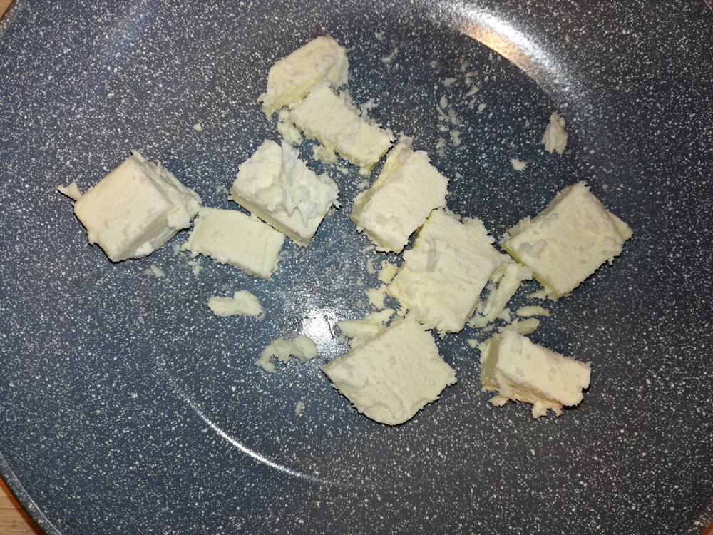 Desert prajitura rasturnata cu banane si caramel