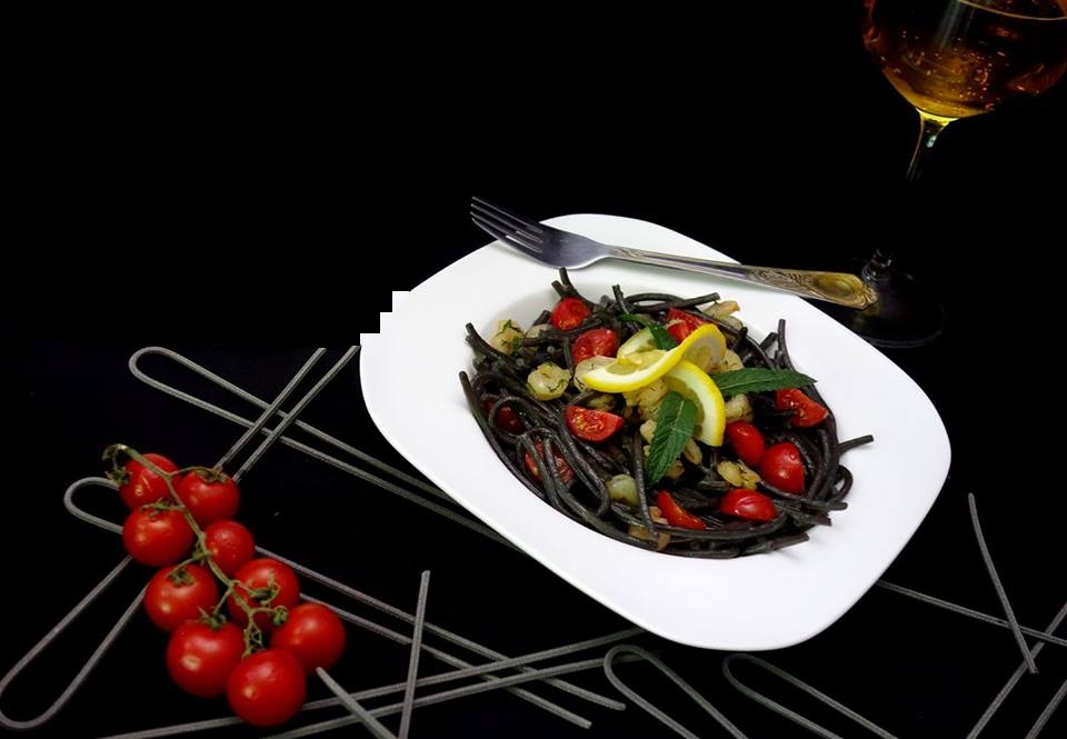 Spaghetti al Nero di Seppia e Frutti di Mare