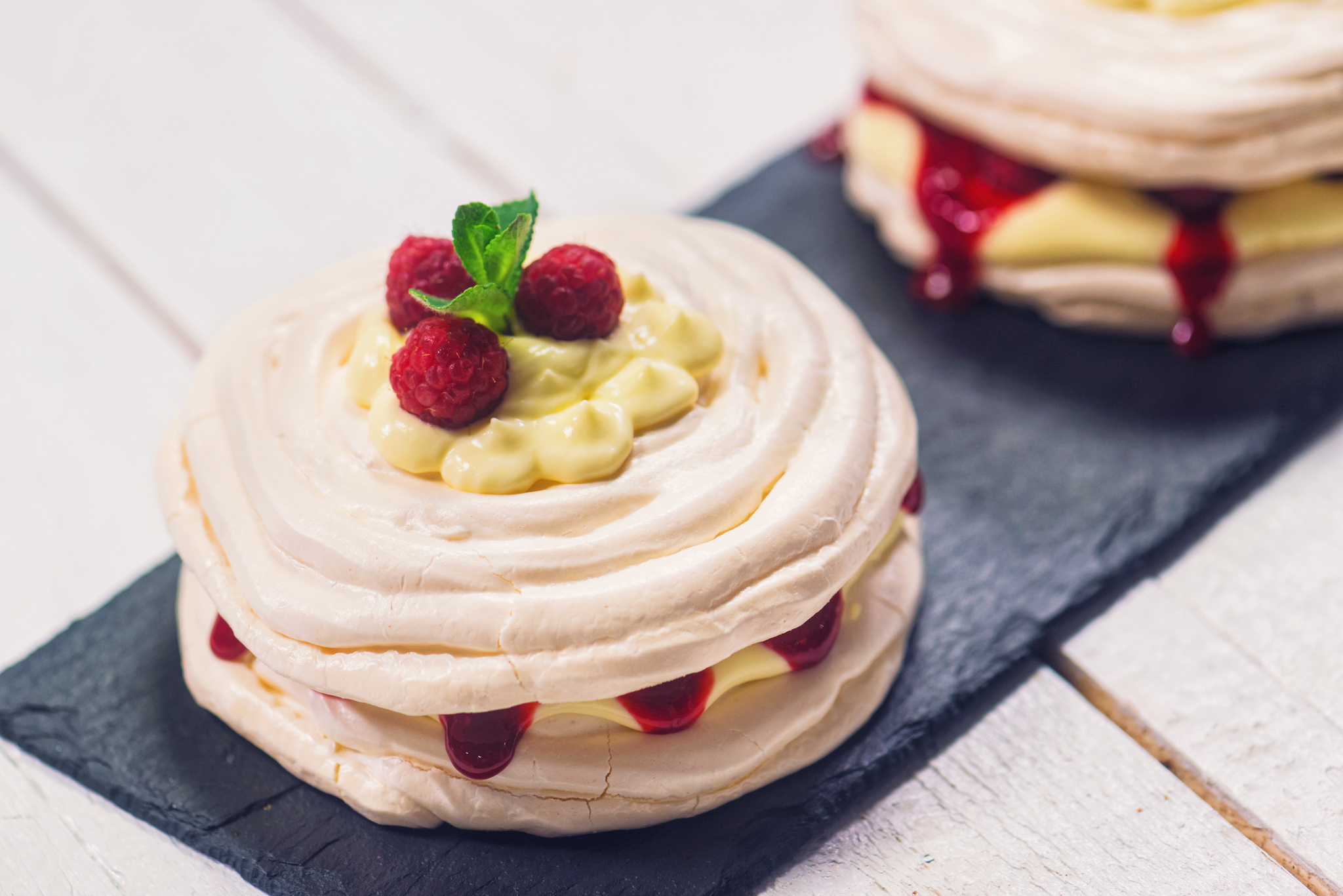 Desert mini-pavlova cu zmeura