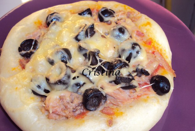 Mini- pizza cu ton