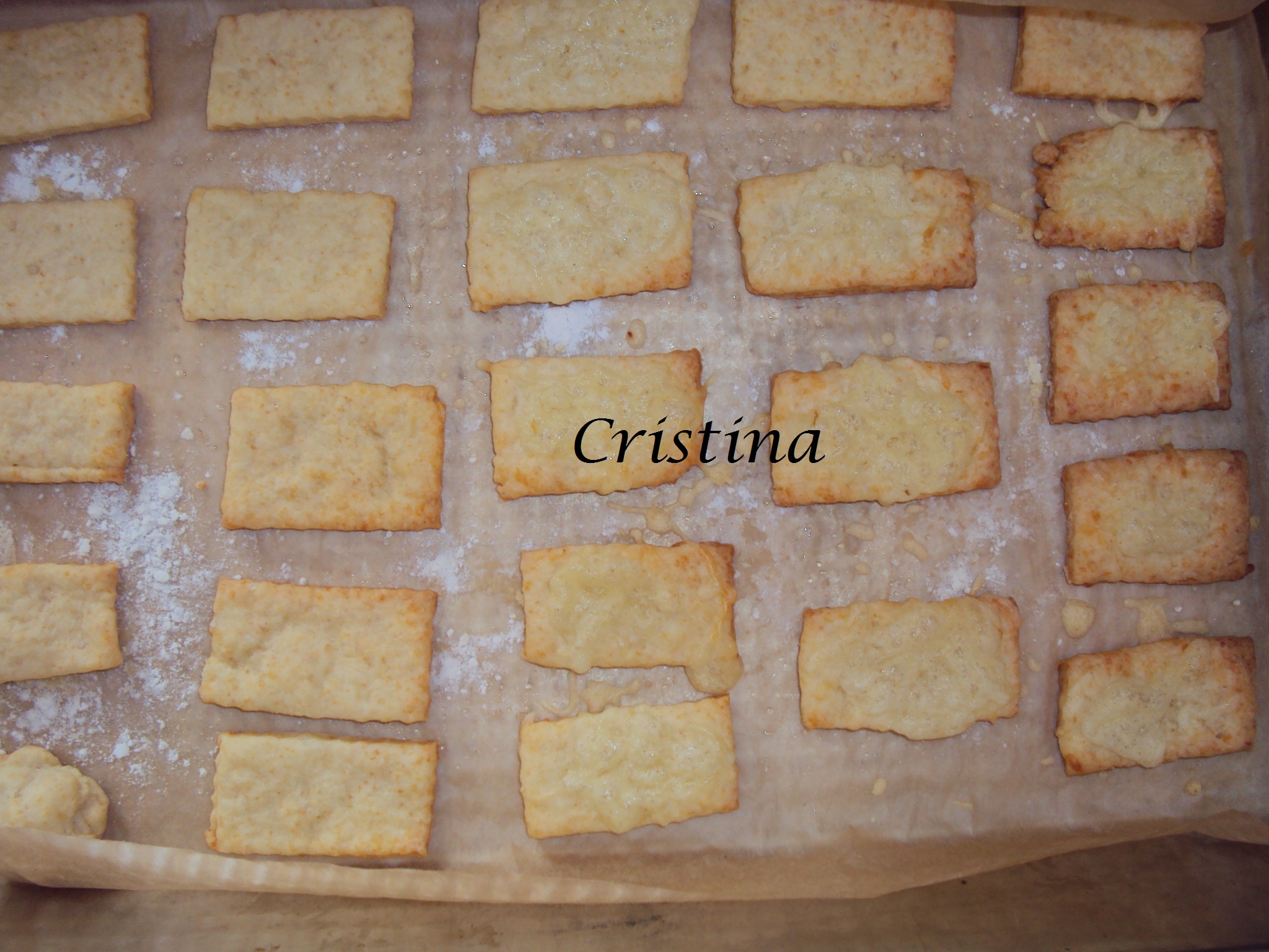 Aperitiv biscuiti cu cascaval