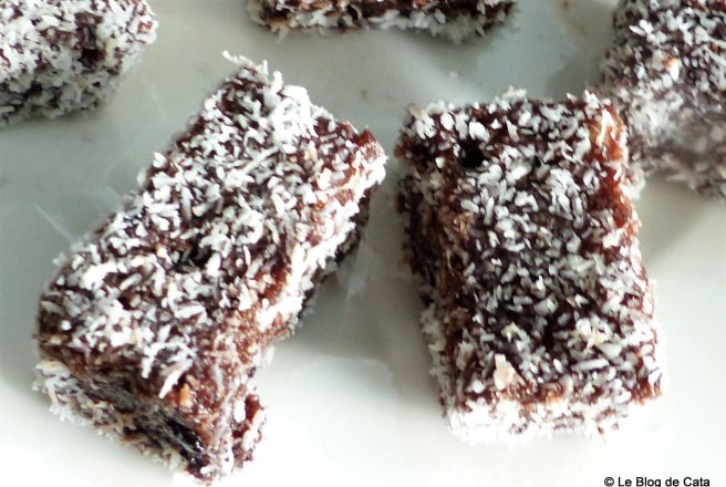 Desert prajitura Lamington - Tavalita cu cocos si ciocolata