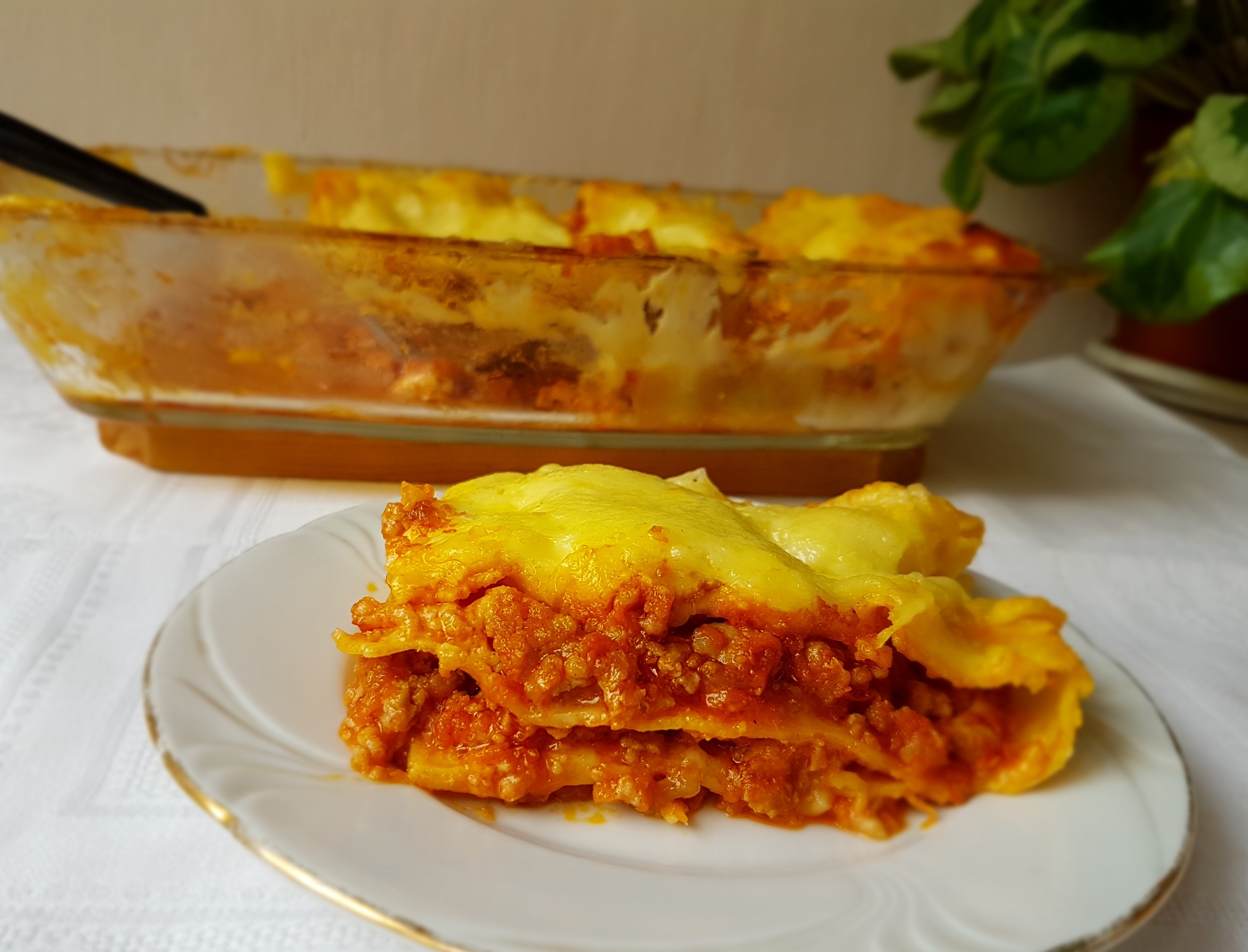 Reteta de lasagna cu carne de porc si sos Bechamel