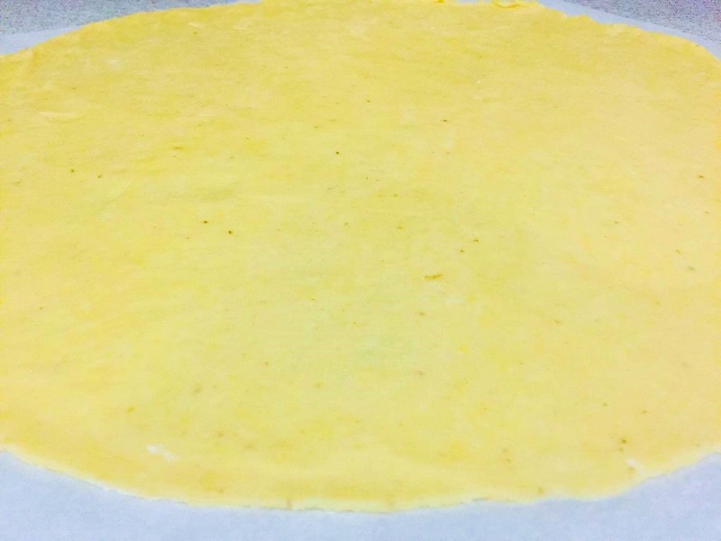 Aperitiv tarta cu ciuperci si carnaciori