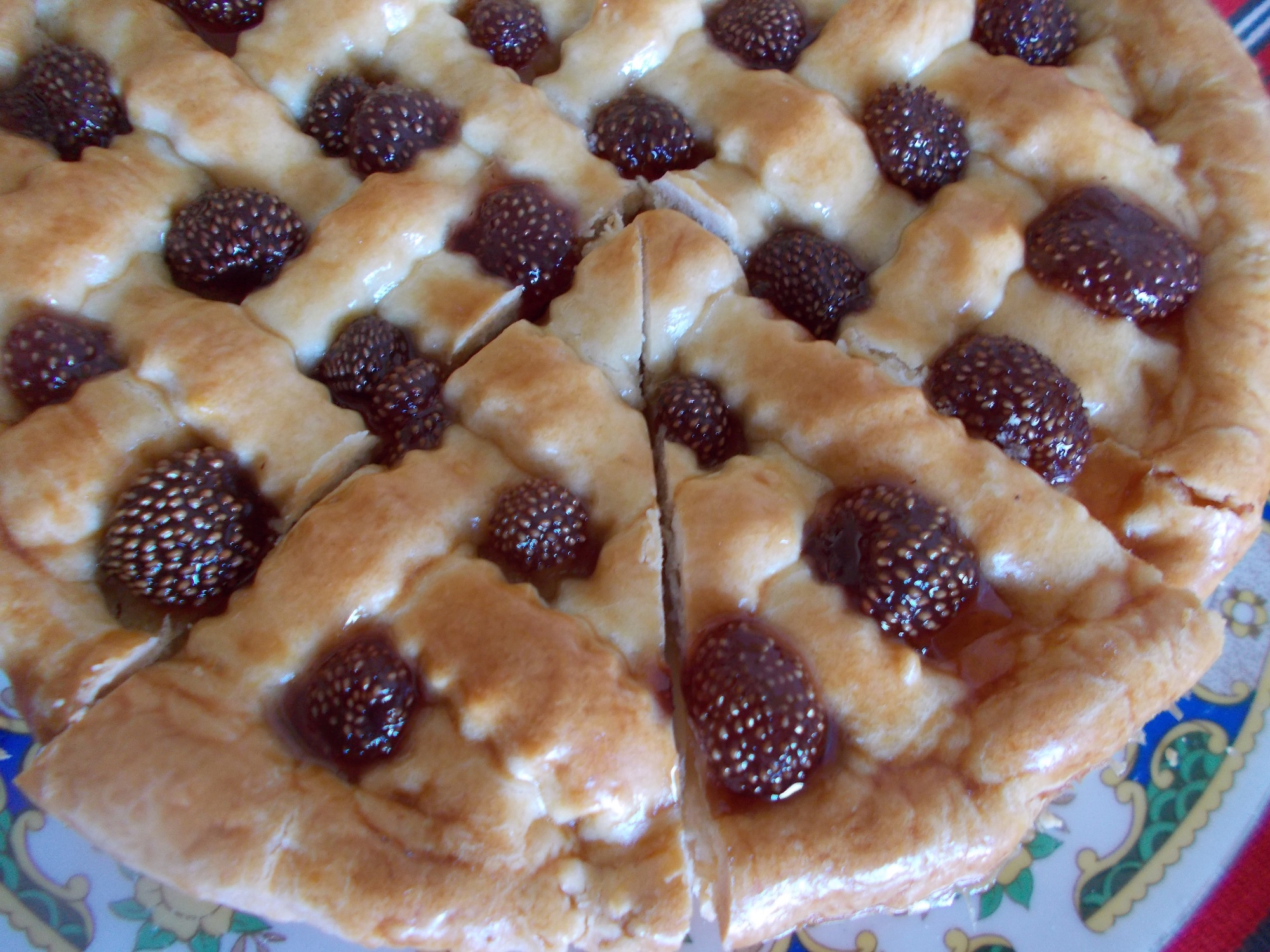 Desert tarta cu grilaj si crema de vanilie