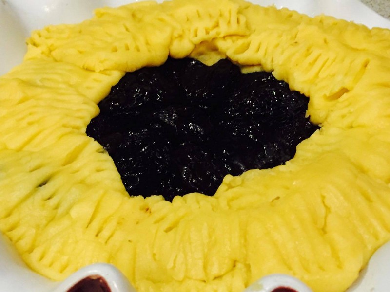 Desert tarta cu magiun de prune si prune uscate