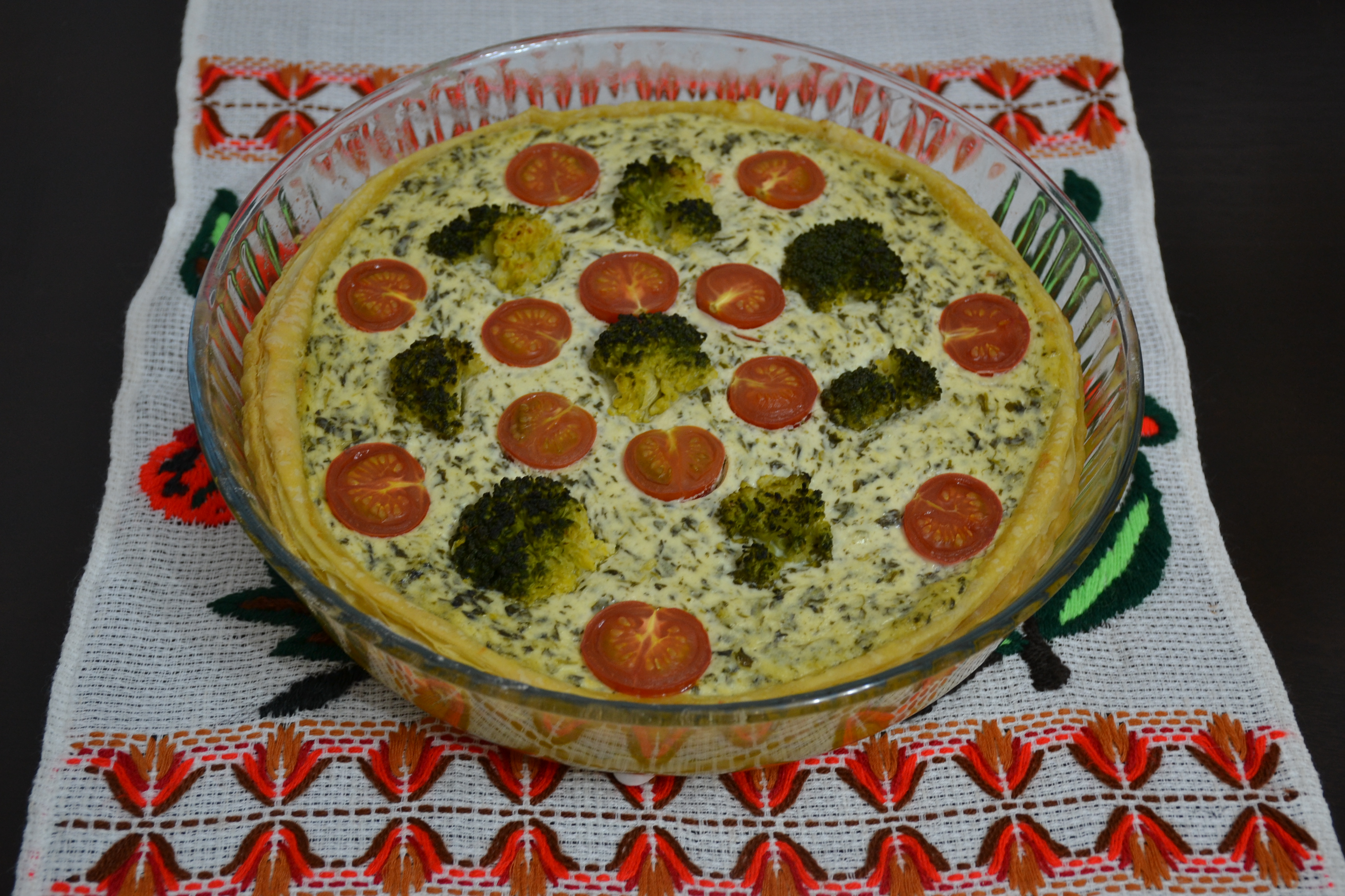 Tarta cu branza, broccoli si spanac