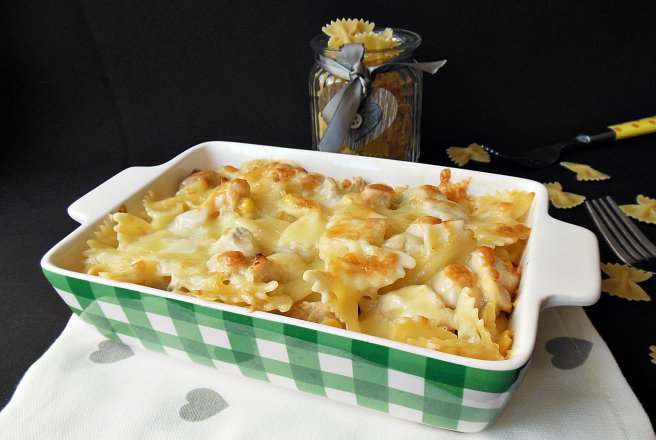 Farfalle cu pui si ciuperci, gratinate