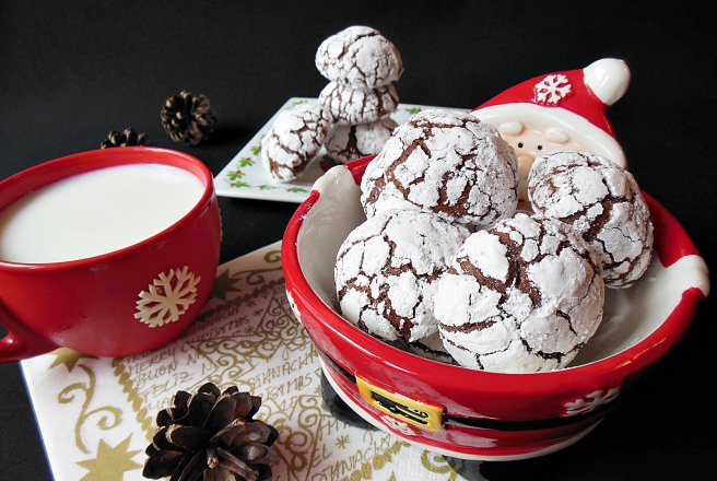 Desert chocolate crinkles