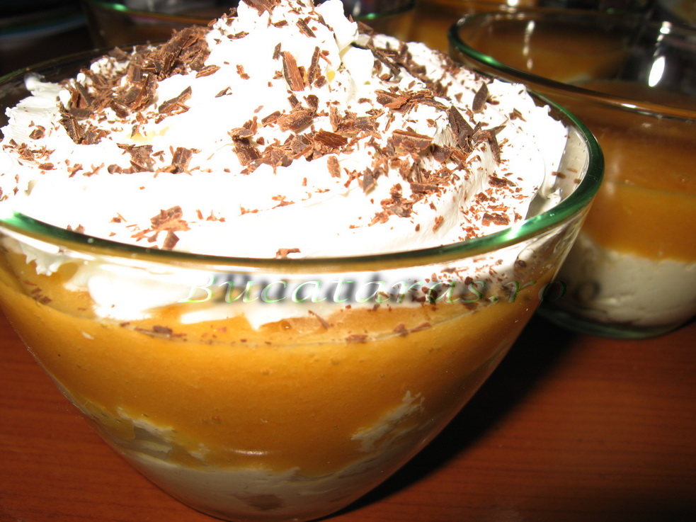 Crema de mascarpone cu piersici