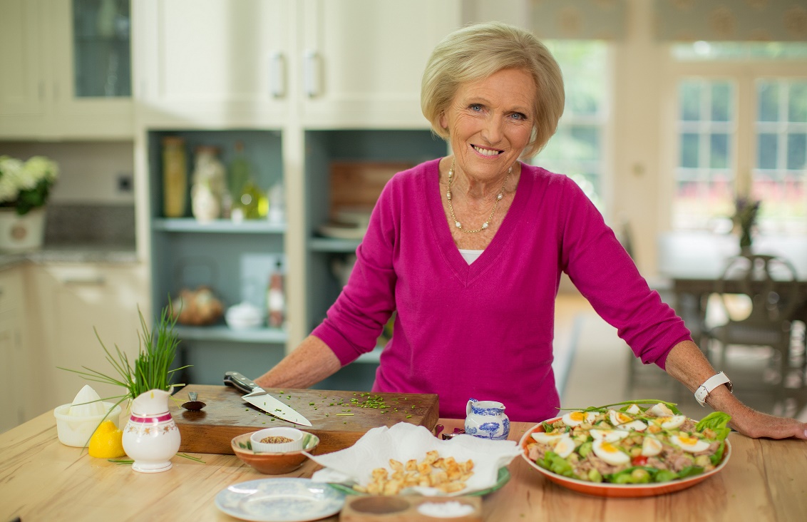 Mary Berry, vine în luna februarie la TV Paprika!