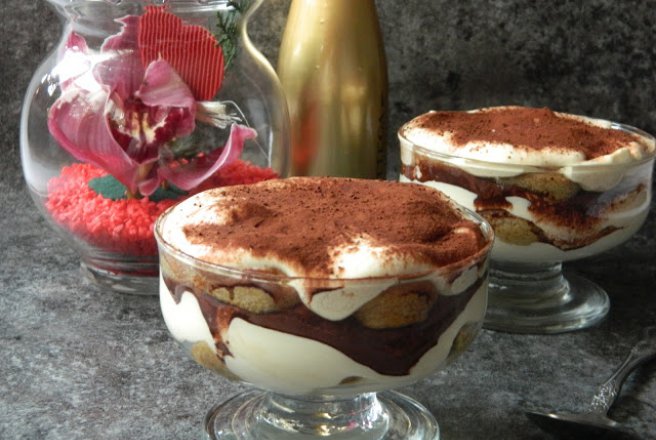 Desert tiramisu la cupa