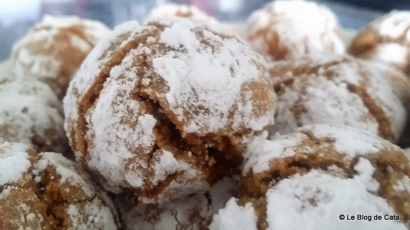 Desert biscuiti crinkles cu cafea