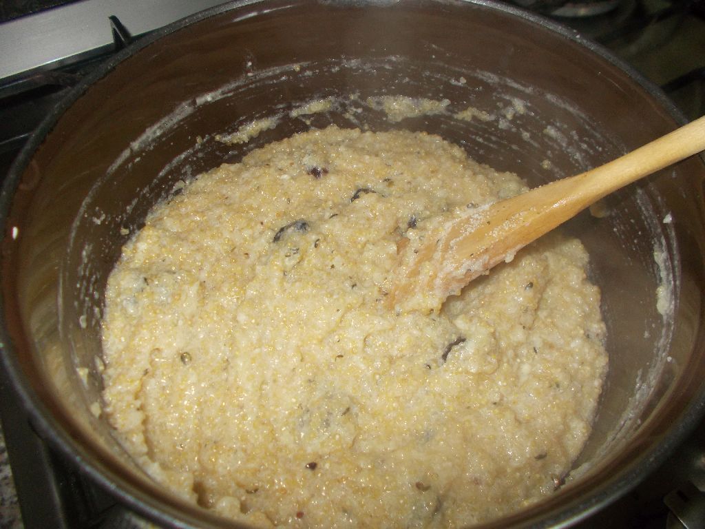 Desert din quinoa cu jeleu de capsuni