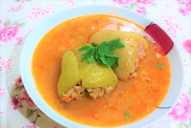 Ciorba de ardei umpluti cu carne de vitel