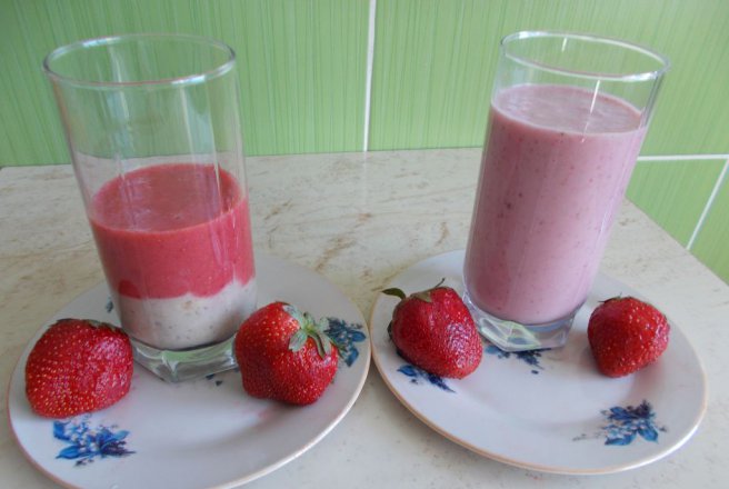 Smoothie & Milkshake de banane si capsuni