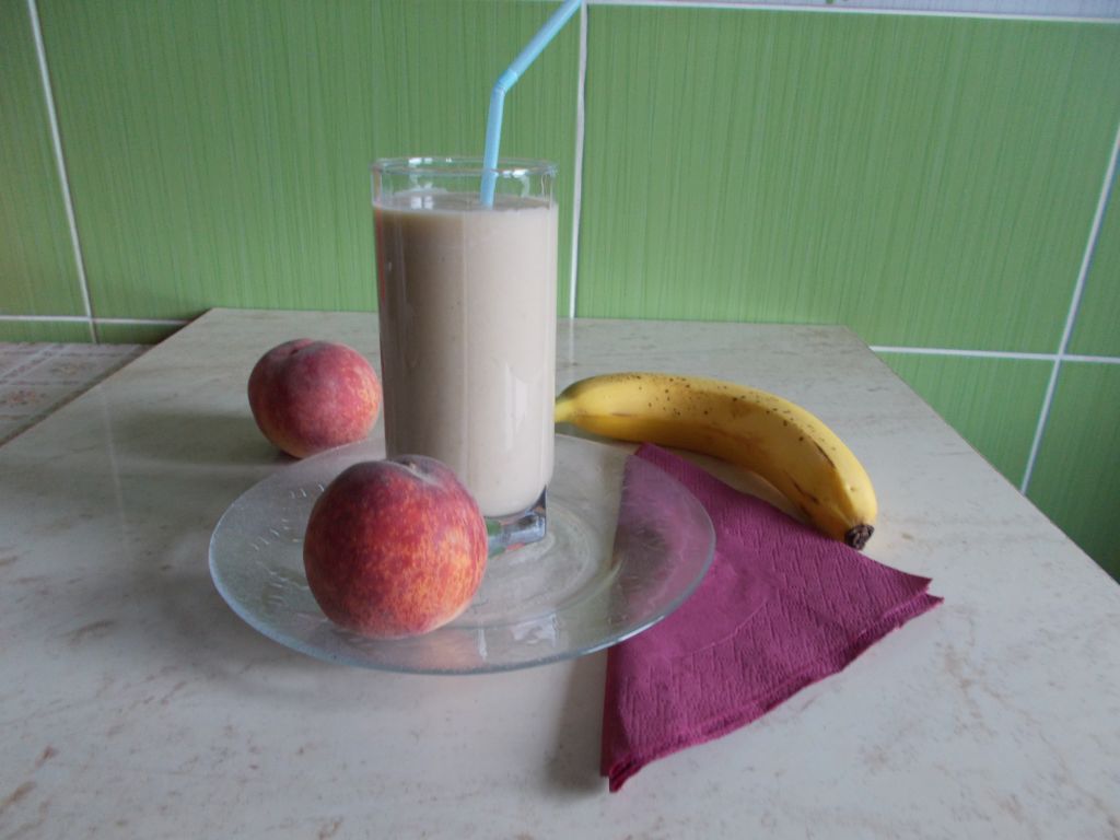 Milkshake de piersici si banane