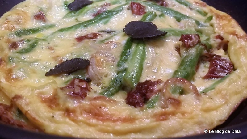 Aperitiv fritata/ Omleta cu asparagus si trufa neagra