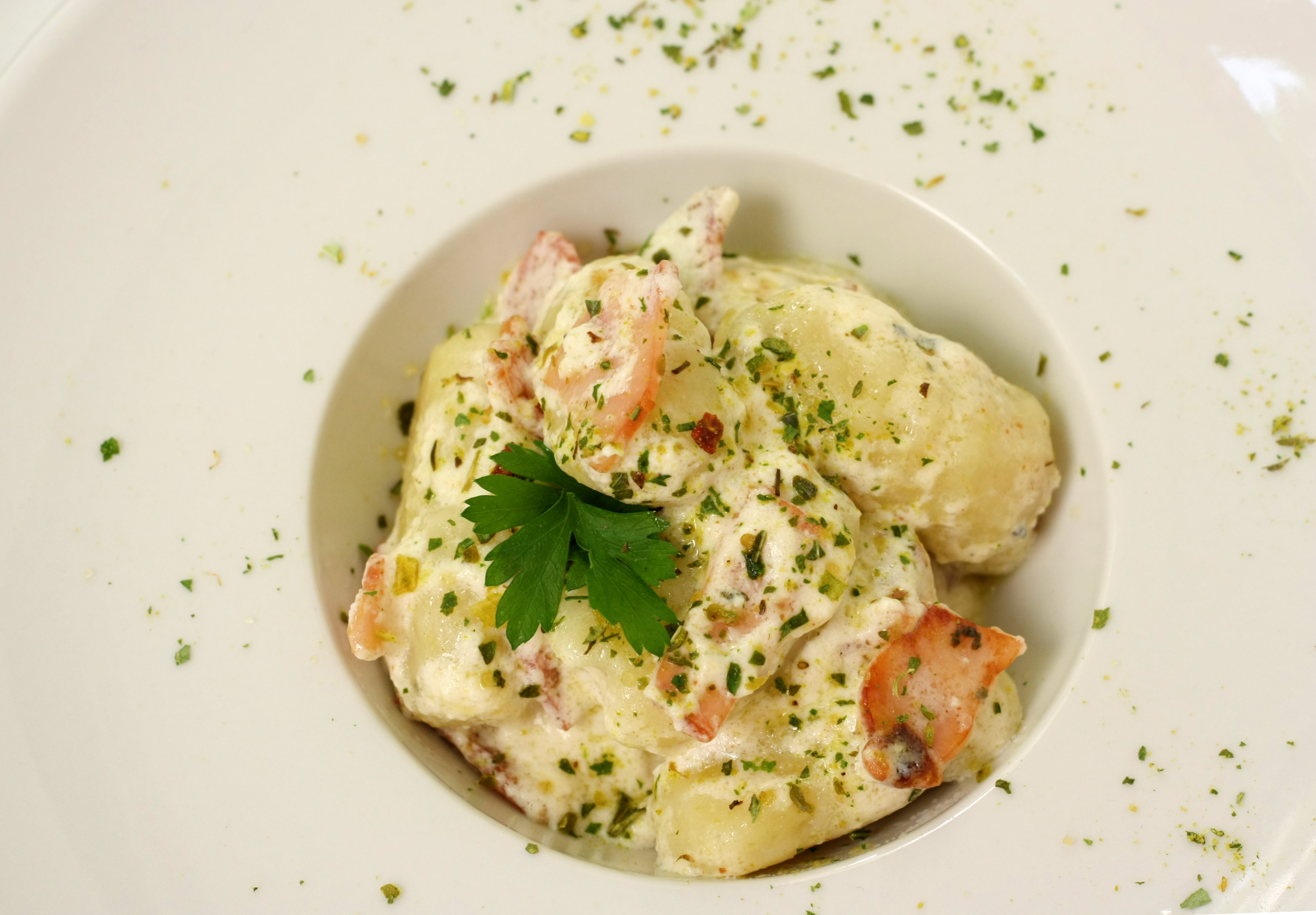 Gnocchi de casa cu sos carbonara