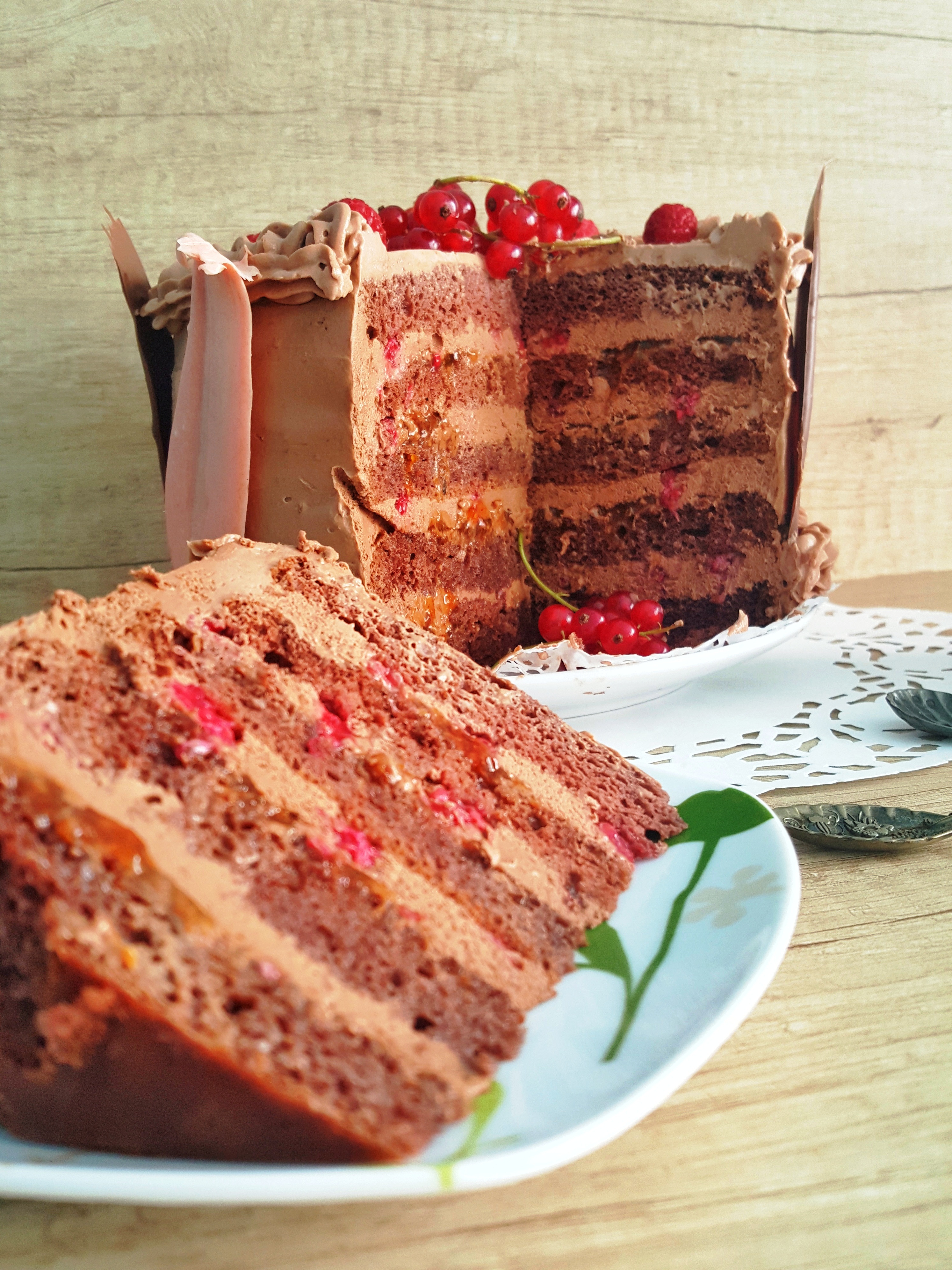 Desert tort cu ciocolata si zmeura