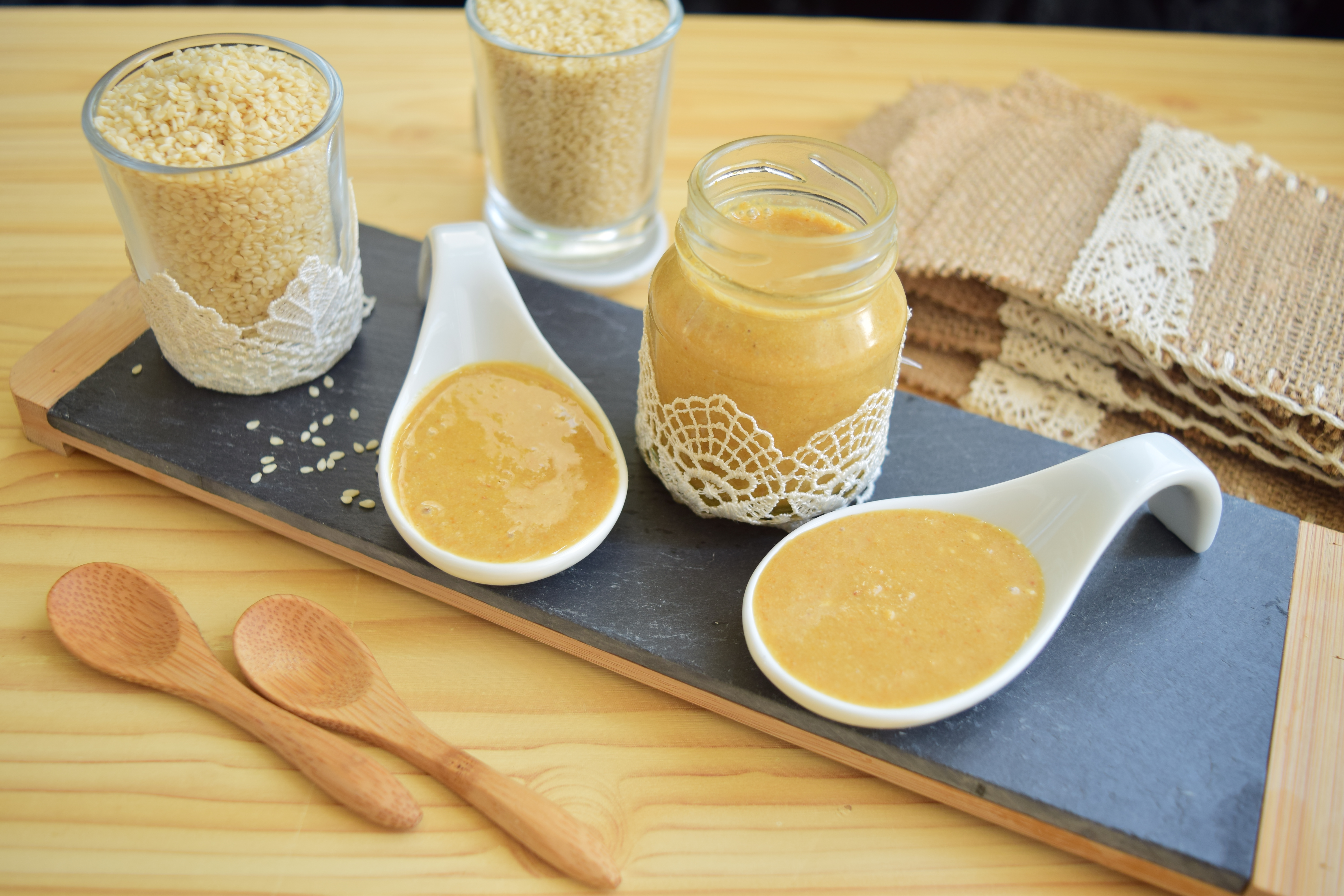 Pasta de susan preparata in casa - Tahini