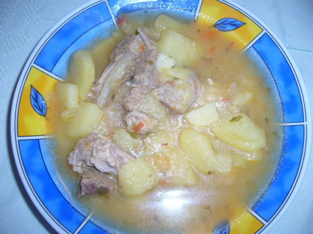 Gulas cu carne de vitel