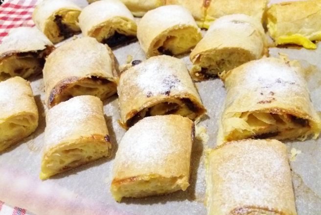 Desert strudel cu branza si visine