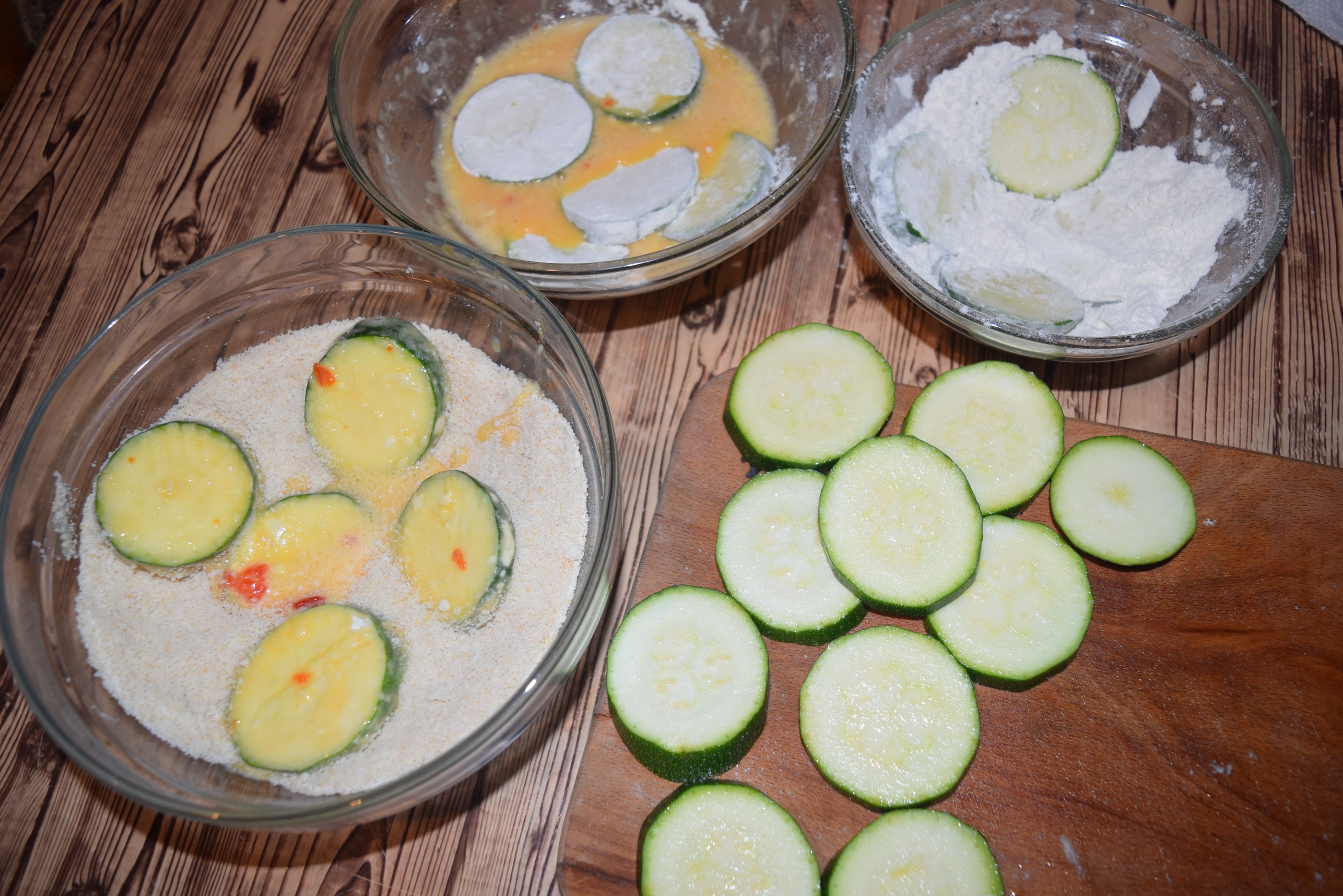 Zucchini in crusta de pesmet cu parmezan