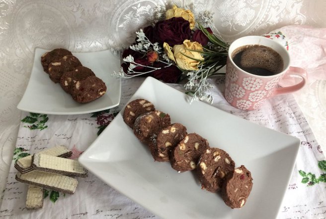 Desert salam de biscuiti cu napolitane