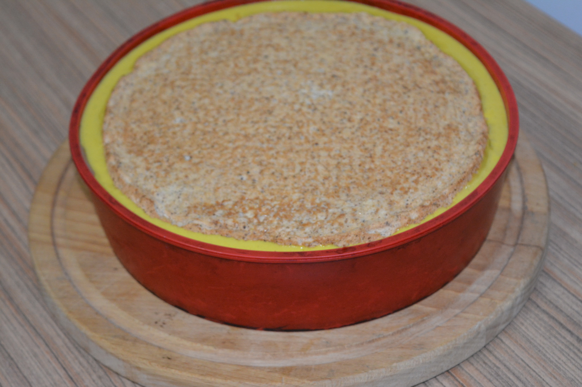 Desert tort cu mousse de mango si ciocolata
