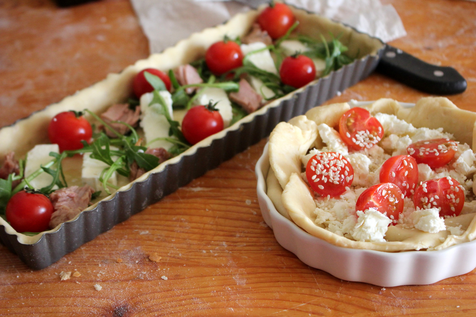 Aperitiv tarta cu rosii, feta si rucola