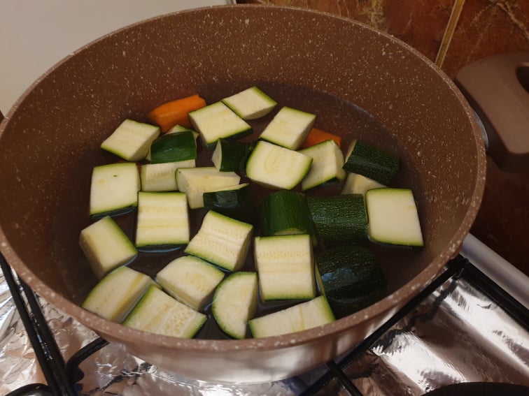 Supa crema de broccoli, zucchini si leurda