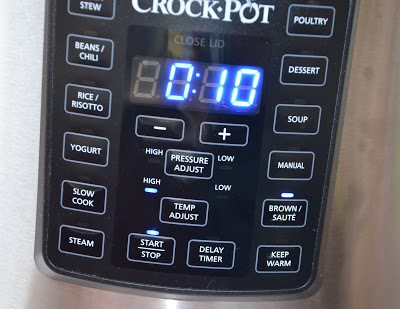 Rulada din piept de curcan, cu bacon si ciuperci, la Multicooker Crock-Pot Express cu gatire sub presiune