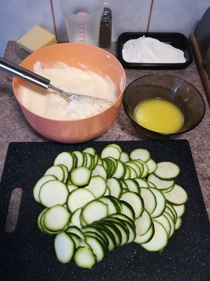 Aperitiv tarta cu zucchini