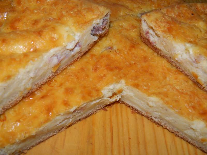 Aperitiv tarta cu branza sarata si bacon