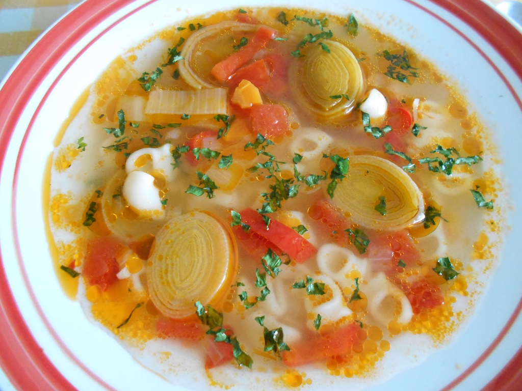 Ciorba de praz, cu legume si paste