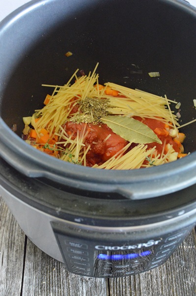 Minestrone la Multicooker Crock-Pot Express cu gatire sub presiune