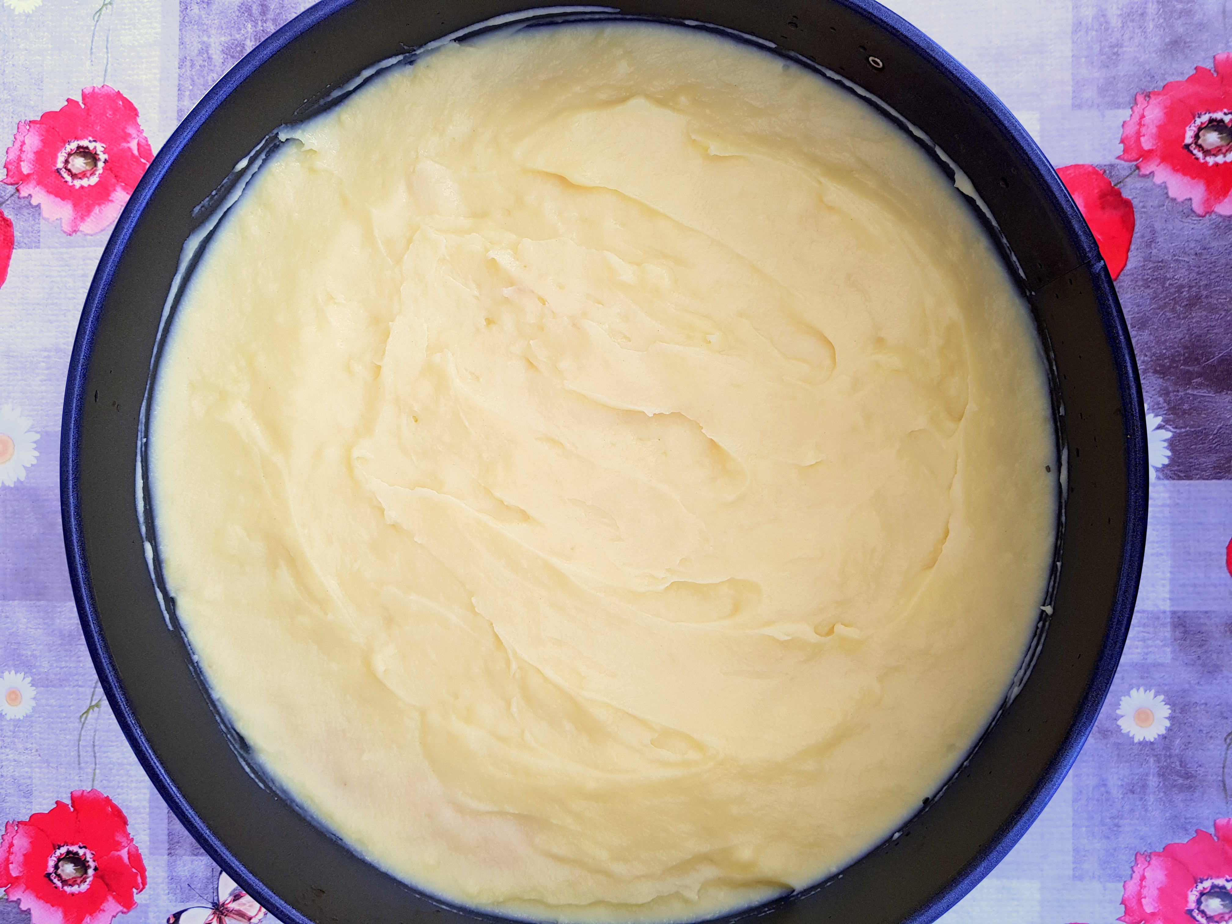 Desert prajitura cu crema de vanilie si mere caramelizate