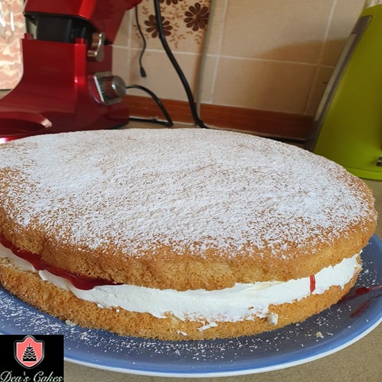 Desert Victoria sponge cake