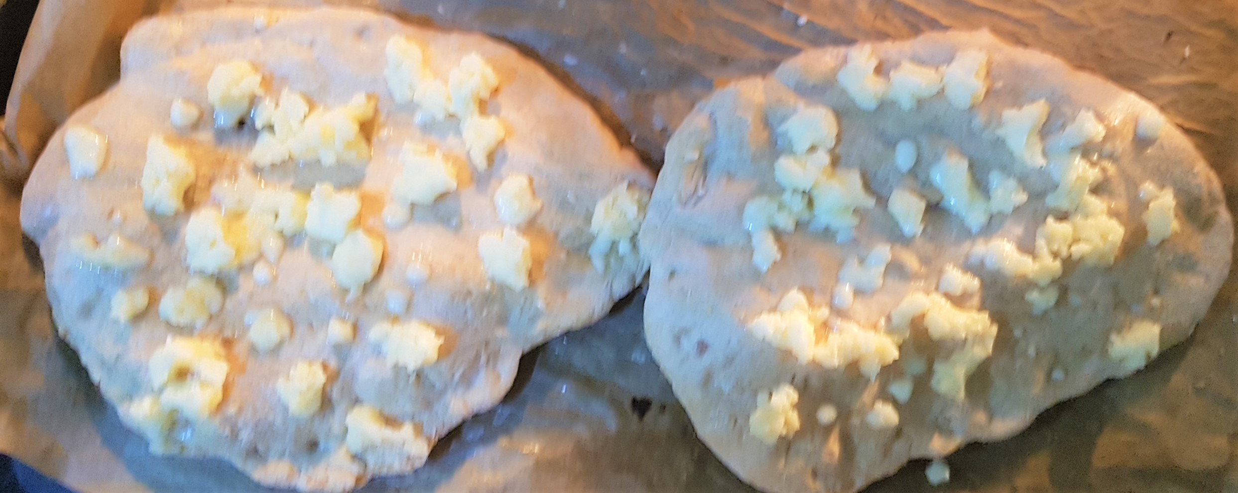 Palanete cu branza pe dinafara