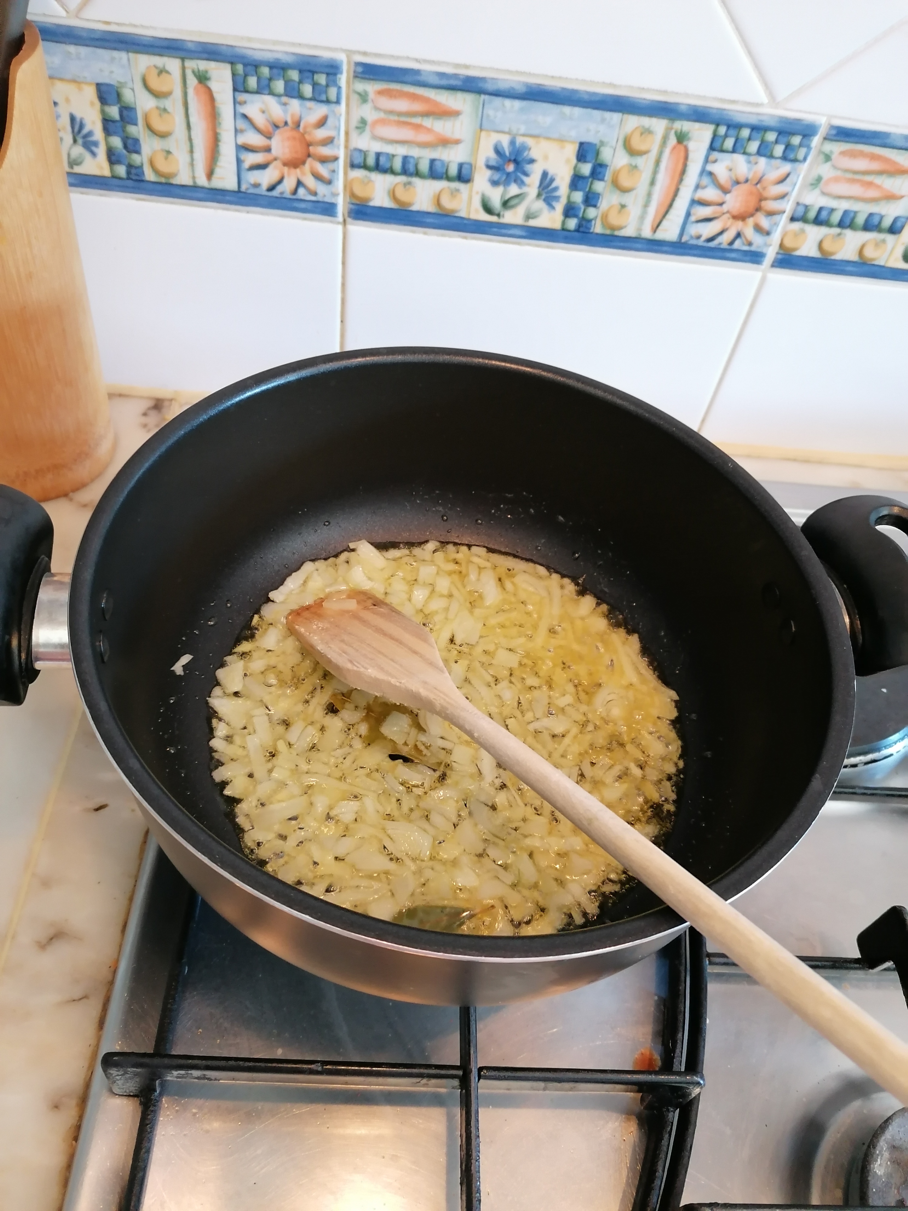 Peste cu paste macaroni