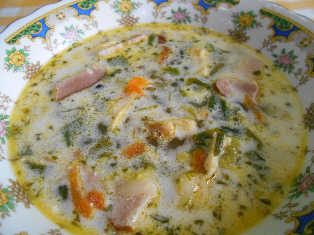 Ciorba de salata verde, cu afumatura