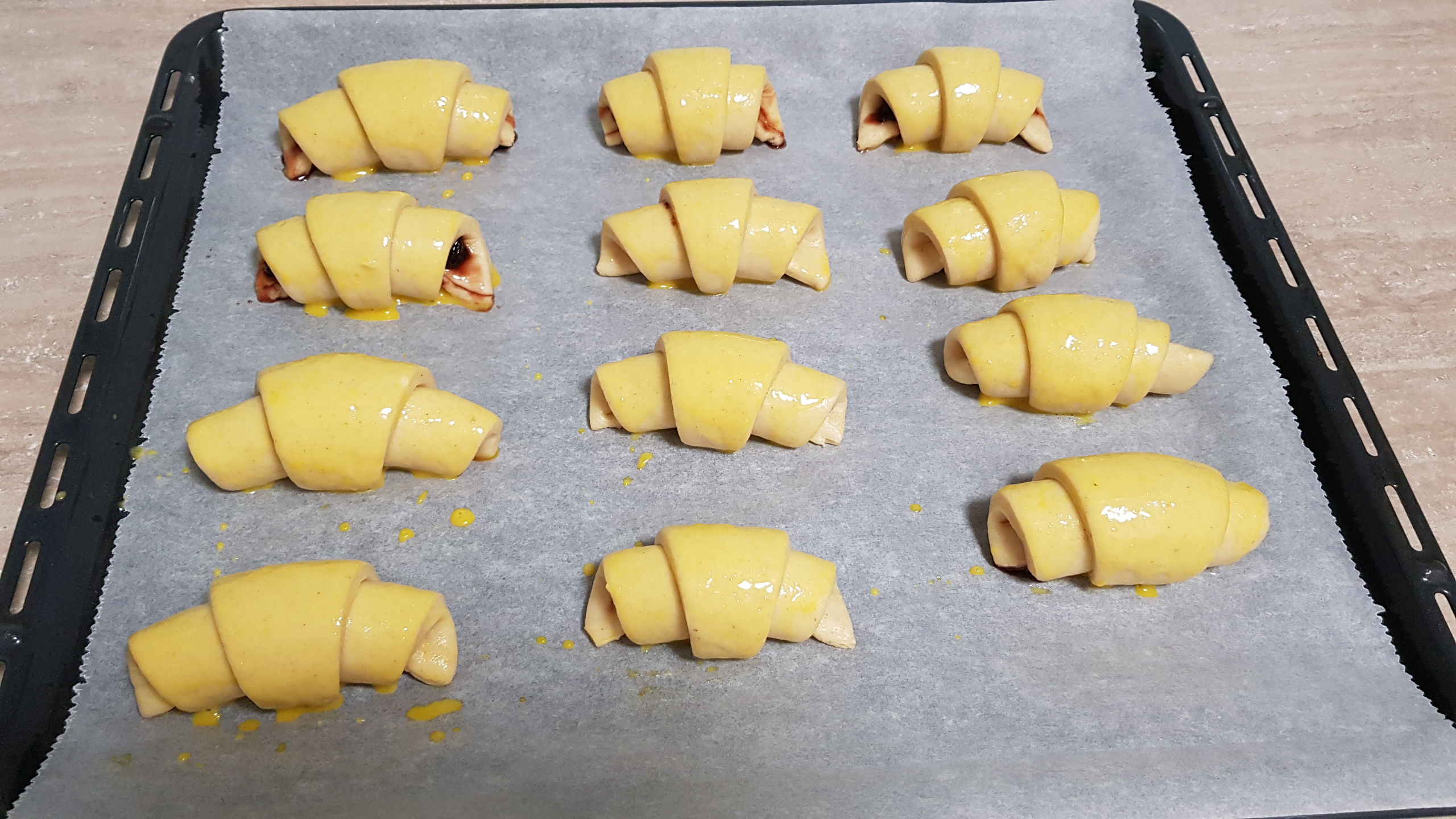 Desert croissante umplute